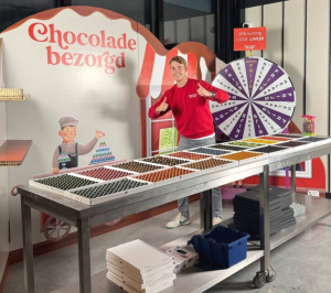 Оформлення виставки продукції компанії Chocolade_bezorgd. Стенди та буклети.